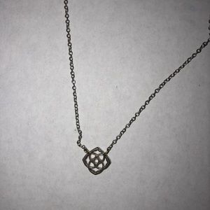 Kendra Scott necklace